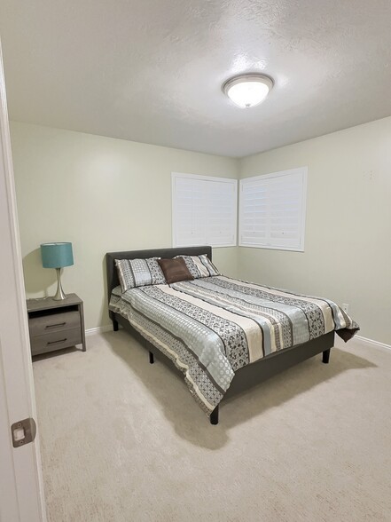 Building Photo - 8156 S Bear Lake Ct