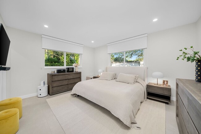 Building Photo - 5835 SW 100th Terrace