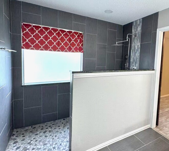 Master bath - 1606 Tyler Ter