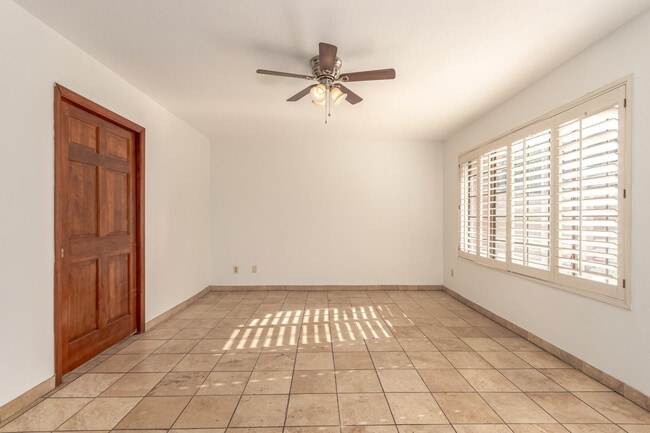 Building Photo - 805 W Toledo St