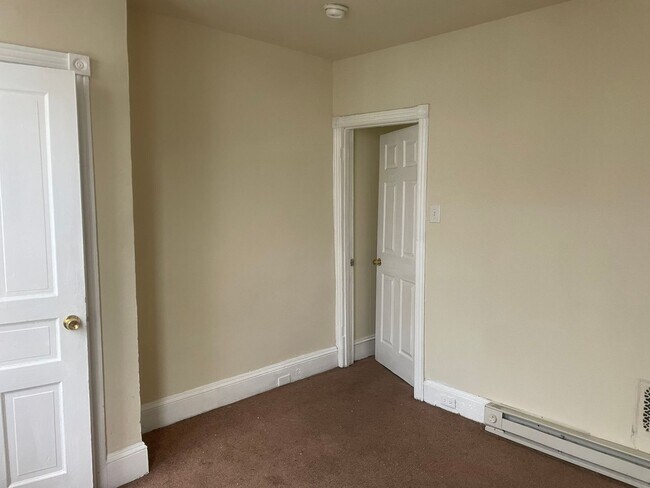 Building Photo - 5135 Ranstead St