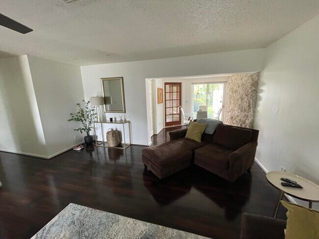 Building Photo - 208 Sims Creek Dr