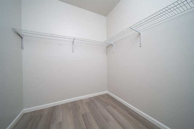 Building Photo - 13111 S Bellaire Estates Dr