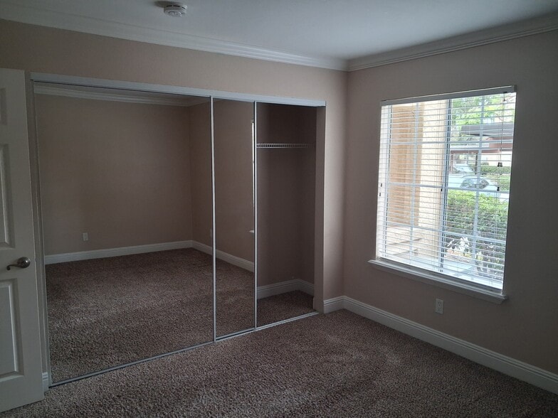 Building Photo - 5648 Amaya Dr