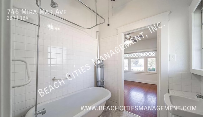 Building Photo - 746 Mira Mar Ave