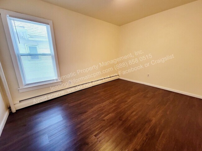 Building Photo - 377 S River St