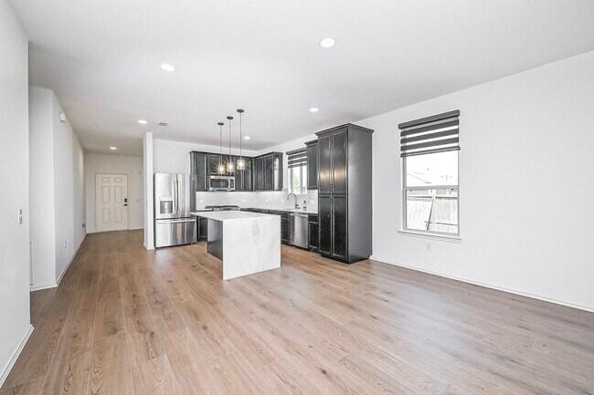 Building Photo - 5046 Royal Amber Ln