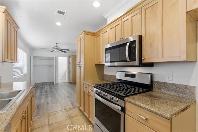 Building Photo - 9582 Pettswood Dr