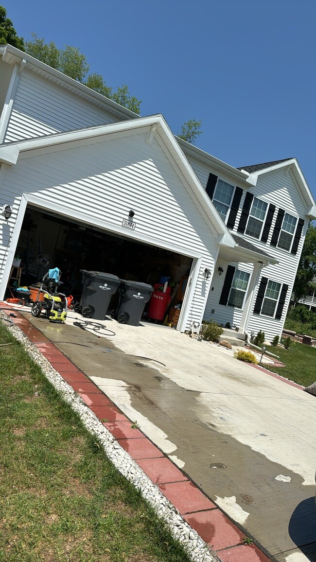 Building Photo - 31874 Pine Ridge Cir