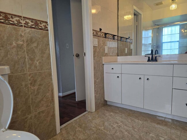 Building Photo - 6504 Heather Way