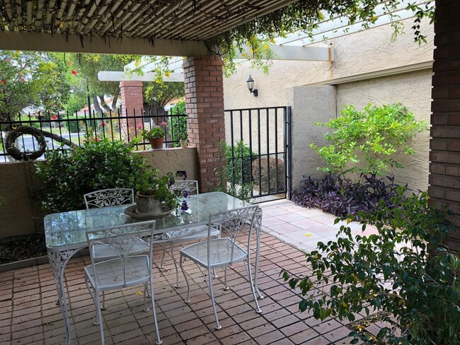 Building Photo - Lovely Home in 45+ Active Adult Community of Leisure World Available May through October 2026!