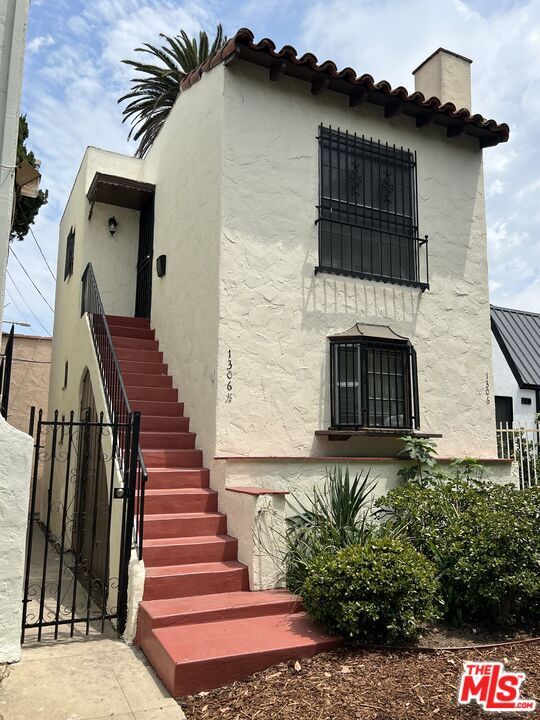 Primary Photo - 1306 S Mansfield Ave