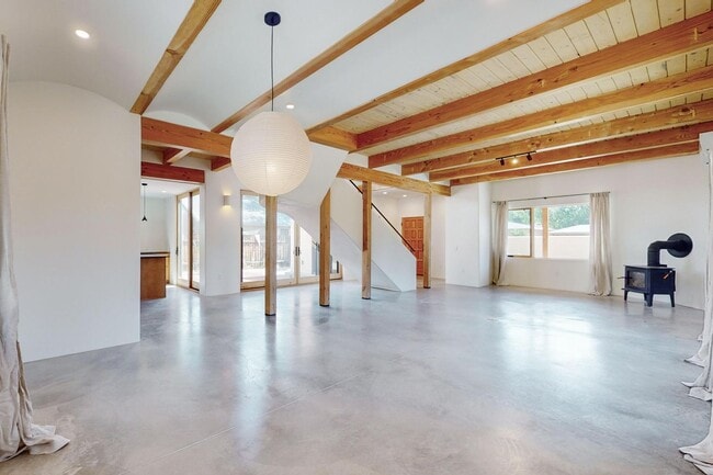 Building Photo - North Valley Fabulous 2018/sf 2 Bedroom  2.5 Bath  with Garage