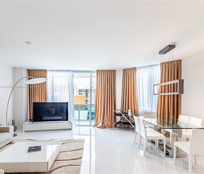 Building Photo - 2711 S Ocean Dr