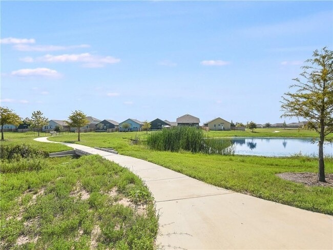 Building Photo - 123 Plumbago Loop