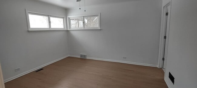 Building Photo - 71 N Ela Rd