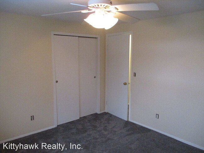 Building Photo - 4 br, 2.5 bath House - 4900 Arrowview Drive