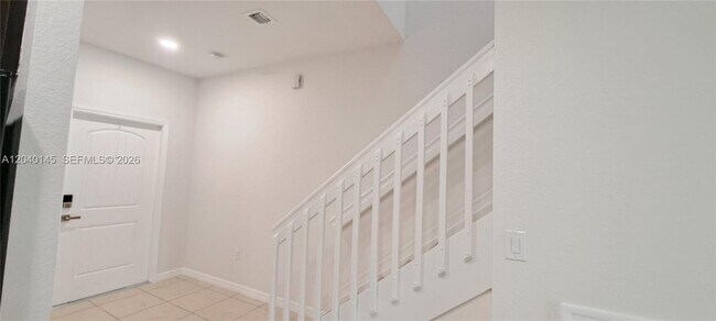 Building Photo - 3526 NW 29th Ct