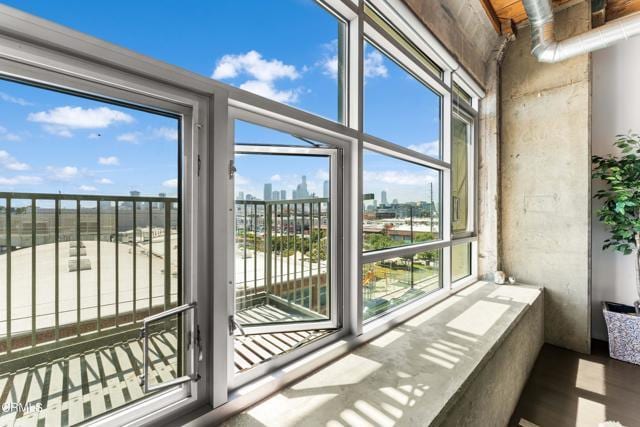 Building Photo - 530 S Hewitt St