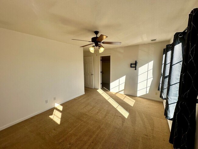 Building Photo - Spacious 2 Story Townhouse Available NOW!