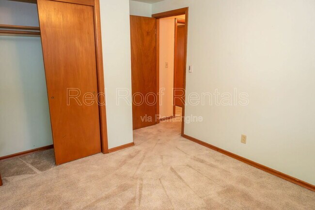 Building Photo - 6232 S Wapato St