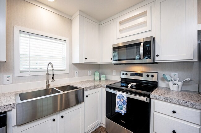 Building Photo - 206 E Gleneagles Rd