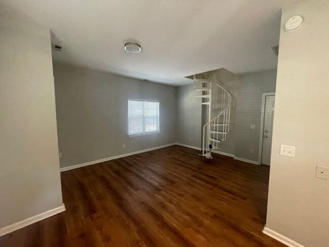 Building Photo - MOVE IN SPECIAL $500 Security Deposit, with approved Credit background. Monthly rent INCLUDES ALL...