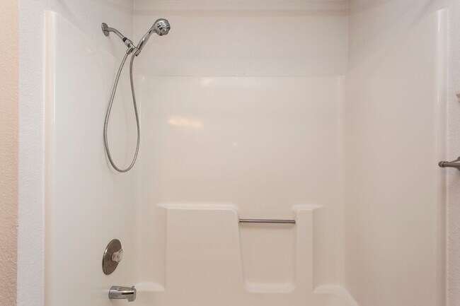 Building Photo - JM-Cram***