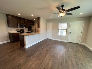 Building Photo - 8113-8115 Tanner