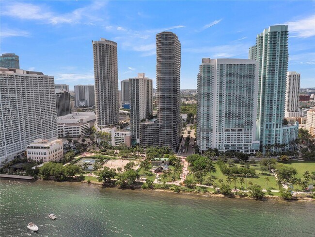 Building Photo - 488 NE 18th St