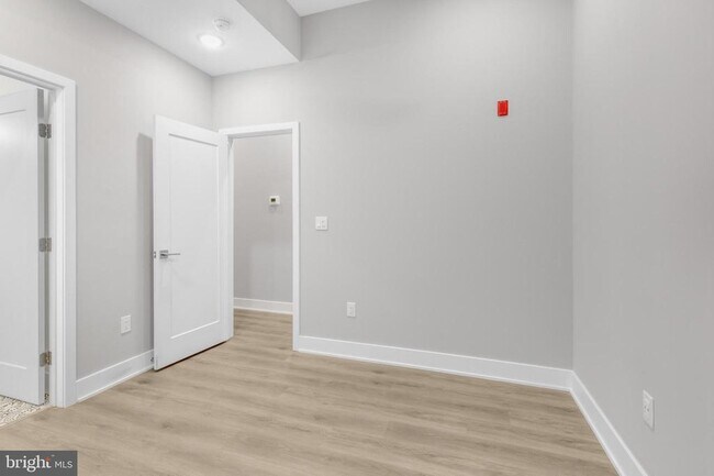 Building Photo - 2119 N Front St