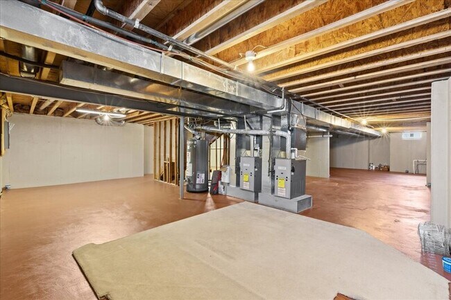 Building Photo - 49 Equestrian Dr