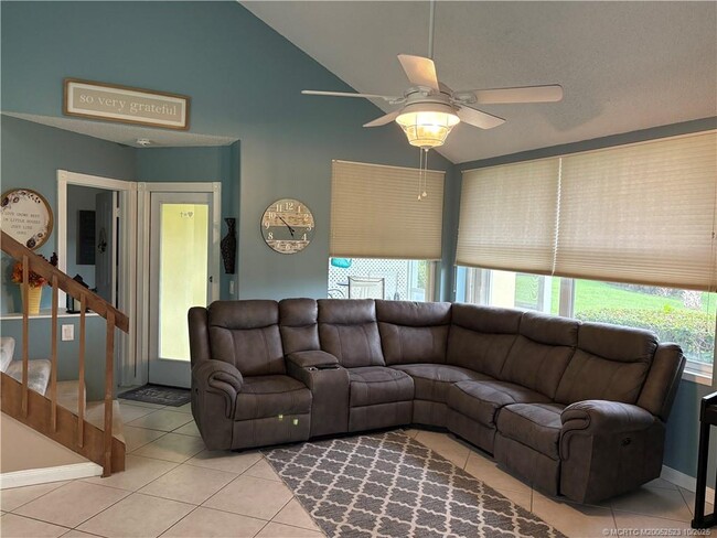 Building Photo - 3566 SW Sunset Trace Cir