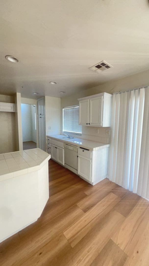 Building Photo - Southridge 4bed 2bath Beauty!