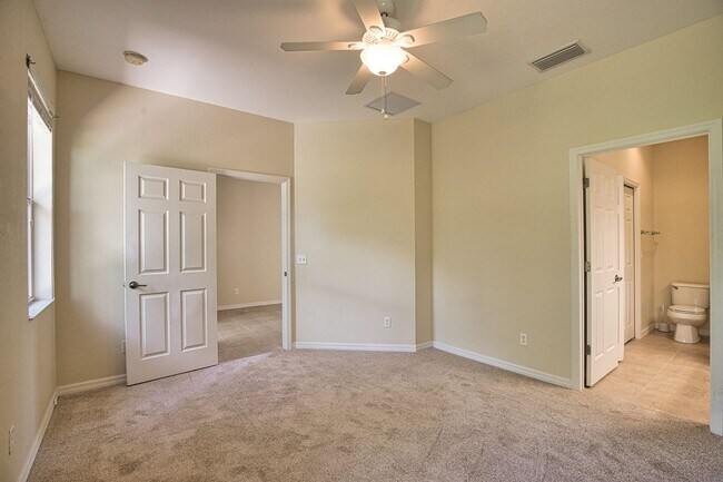 Building Photo - Annual Unfurnished 3 Bed 2 Bath Single Family Home in Stoneybrook of Venice!