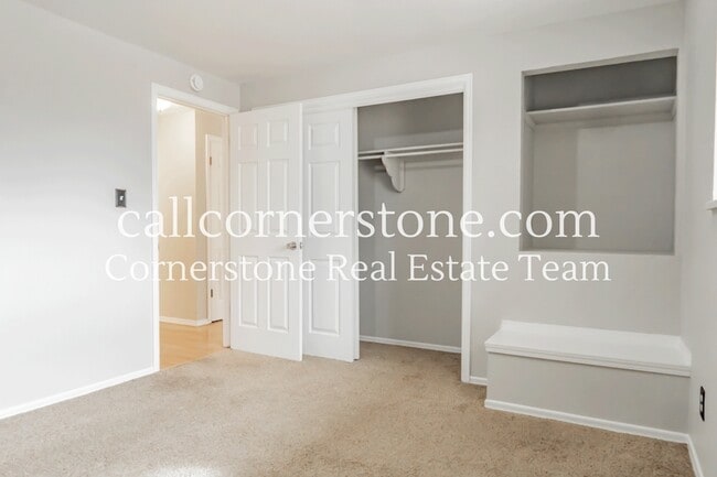 Building Photo - 3614 Regis St