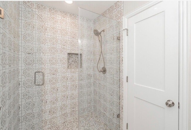 Building Photo - 4904 Arborlawn Dr