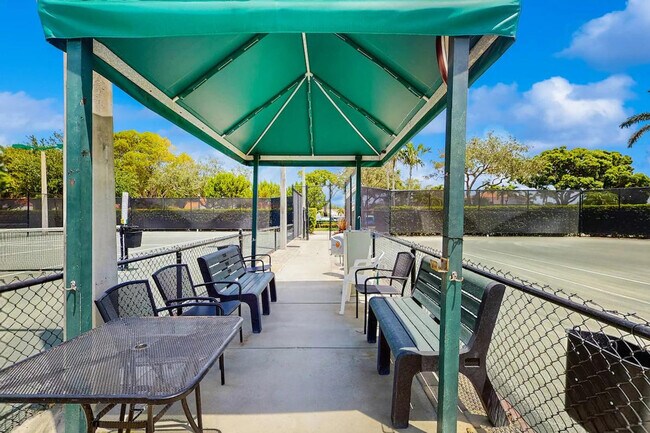 Building Photo - 655 Windsurf Ln