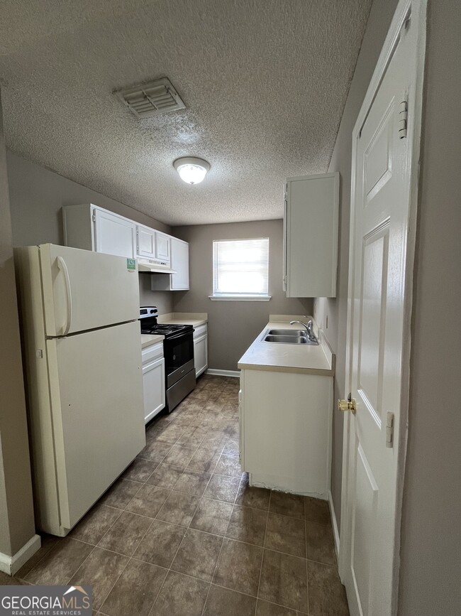 Building Photo - 409 Baltic Ct