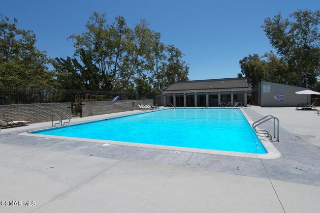 Building Photo - 89 Los Vientos Dr