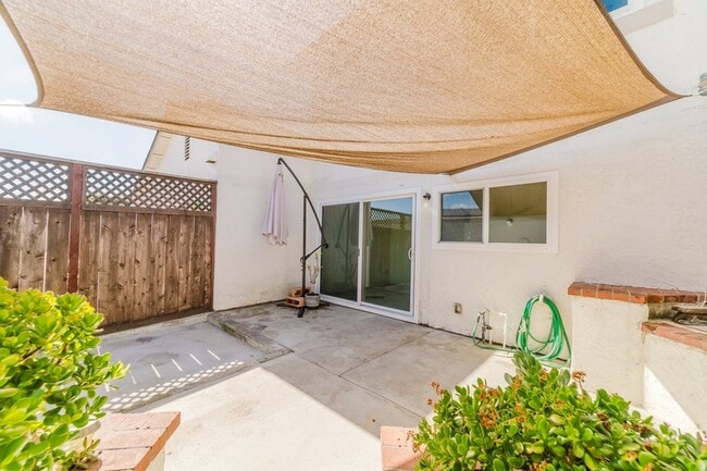 Building Photo - 4154 Baycliff Way