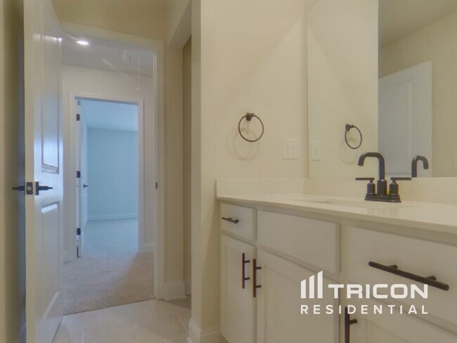 Building Photo - 446 Cantrell Dr