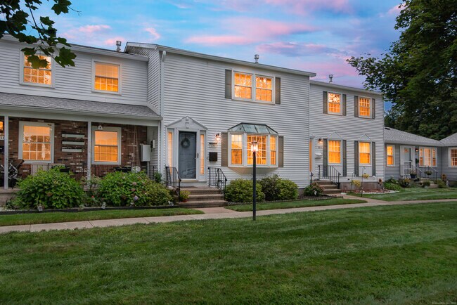 Building Photo - 23 Esquire Dr