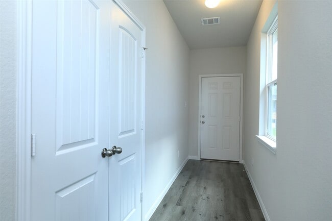 Building Photo - 2528 Westslope Dr