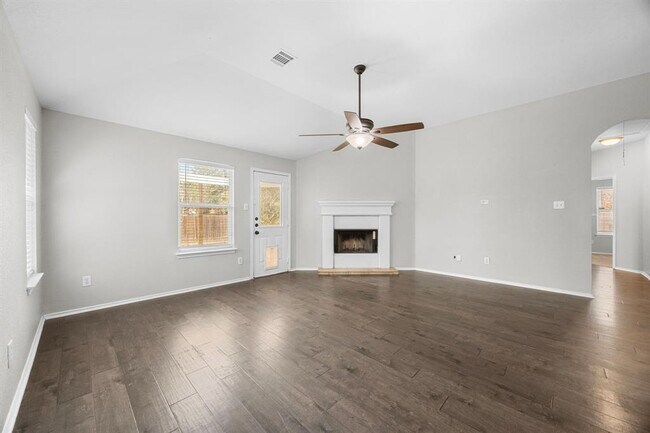 Building Photo - 119 Aguilar Dr