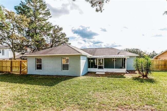 Building Photo - 14336 Coronado Dr