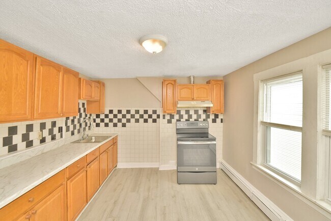 Building Photo - 180 Westville St