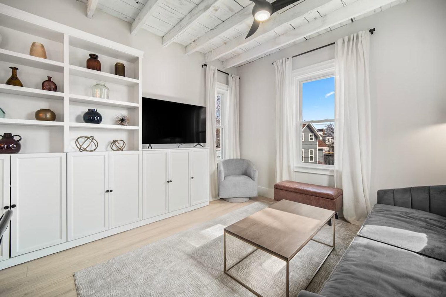 Building Photo - 105 Paul Gore St