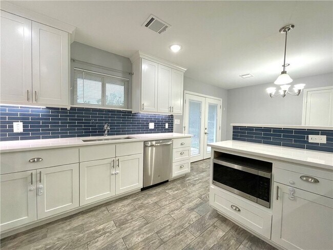 Building Photo - 1507 E 25th St