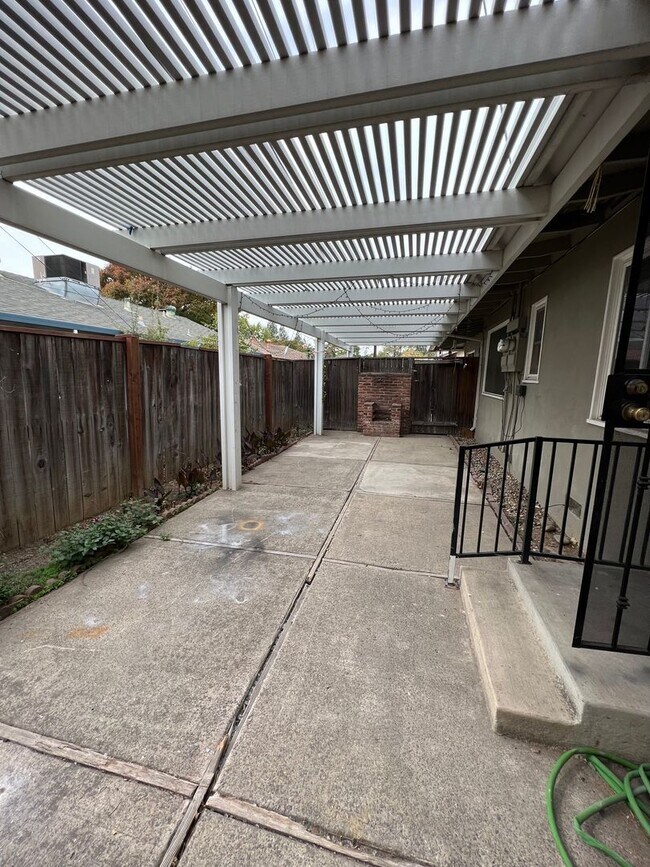 Building Photo - 3012-3014 MIRAMAR ROAD